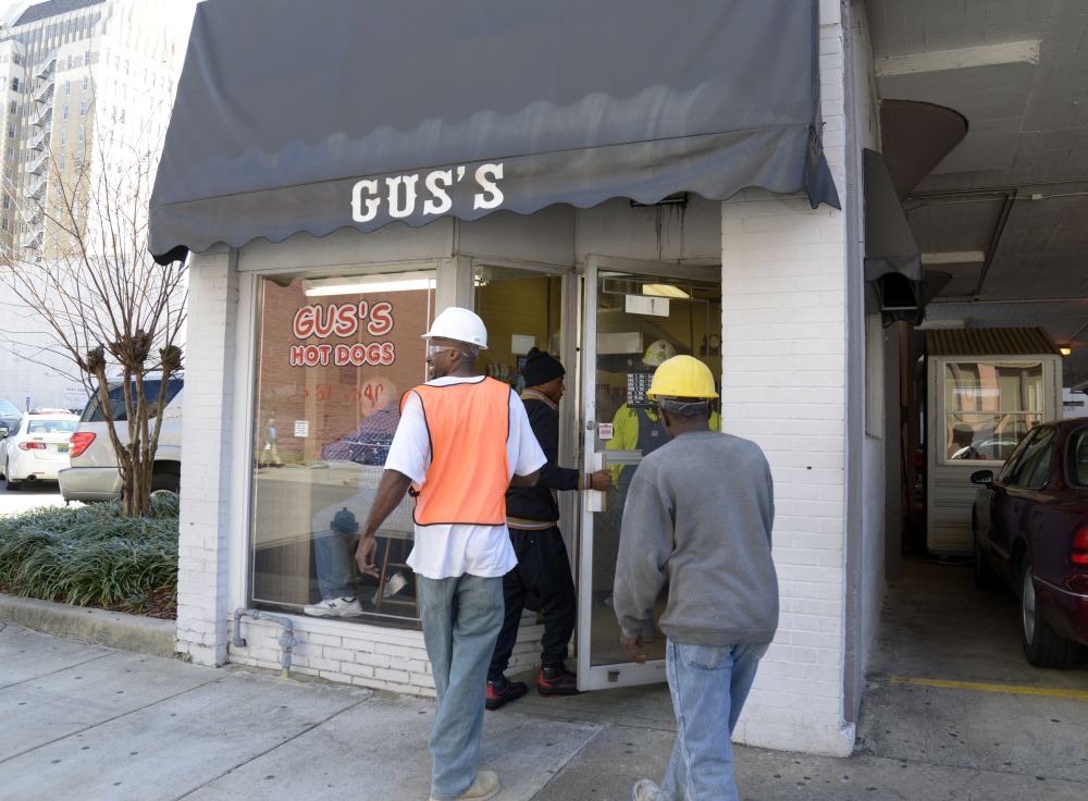 gus s dogs gus s dogs in birmingham remains a downtown icon alabama newscenter gus s dogs gus s dogs in birmingham remains a downtown icon alabama newscenter