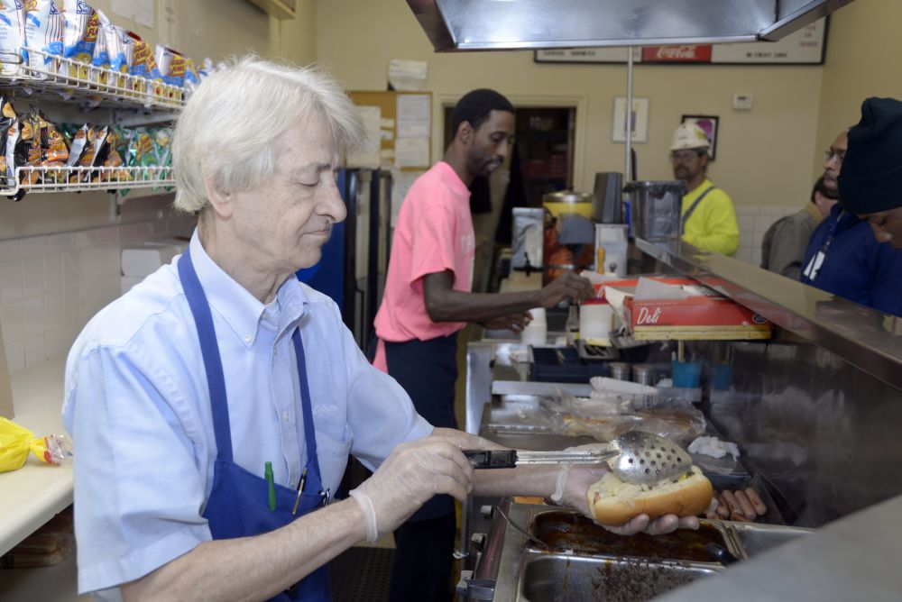 gus s dogs gus s dogs in birmingham remains a downtown icon alabama newscenter gus s dogs gus s dogs in birmingham remains a downtown icon alabama newscenter